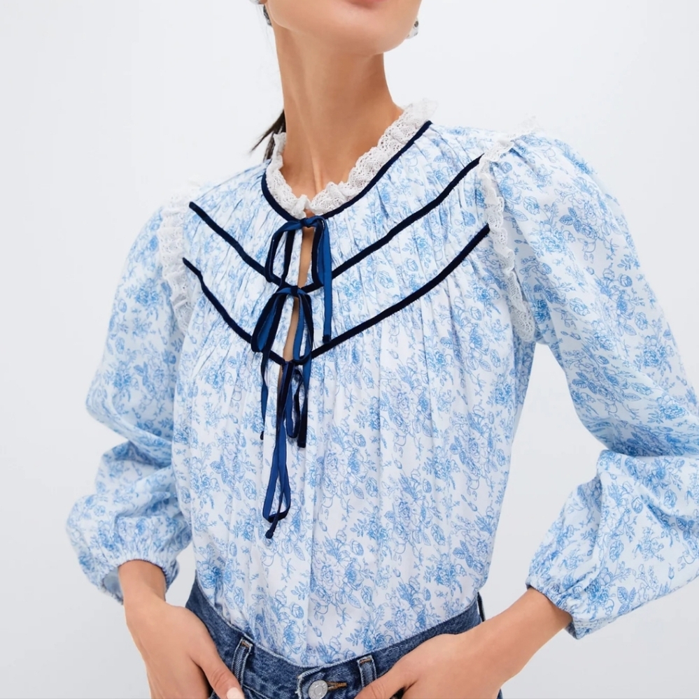 NWT Mille Colette top blue rose SMALL